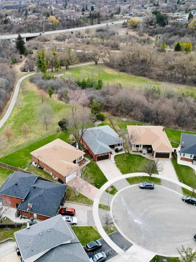 Additional image 3 of 3 Alicewood Crt