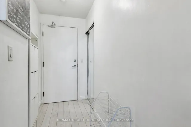 Additional image 21 of 36 Lee Centre Dr Unit 915