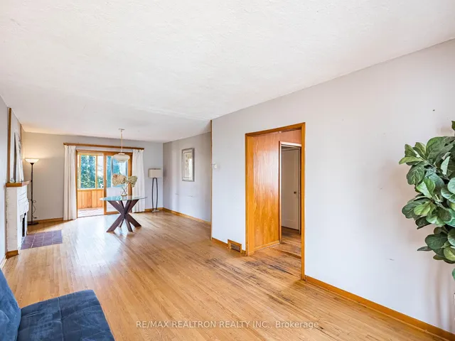 Additional image 11 of 872 Royal York Rd