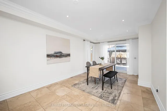 Additional image 9 of 2728 Guilford Cres