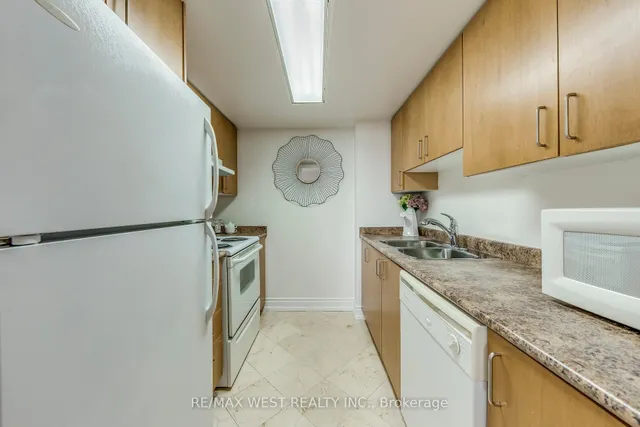 Additional image 14 of 2088 Lawrence Ave Unit 710