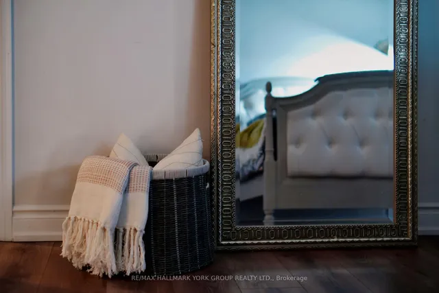 Additional image 10 of 386 Yonge St Unit 1607