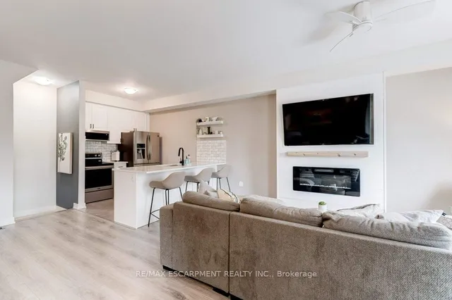 Additional image 15 of 590 North Service Rd Unit 74