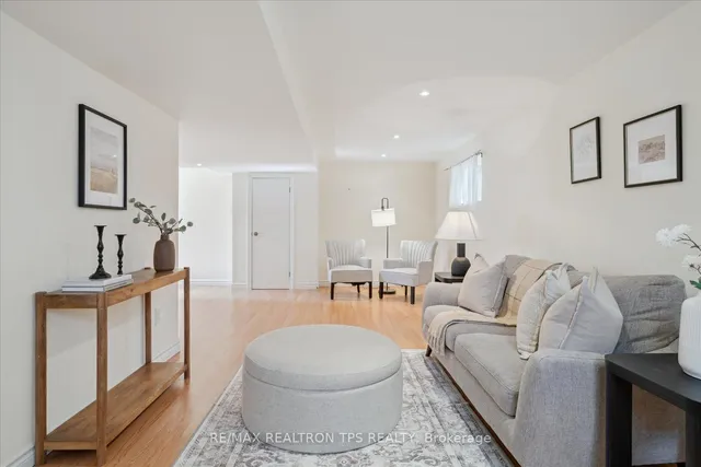 Additional image 24 of 14 Monmouth Crt