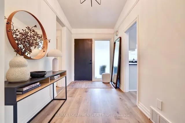 Additional image 3 of 146 Birett Dr