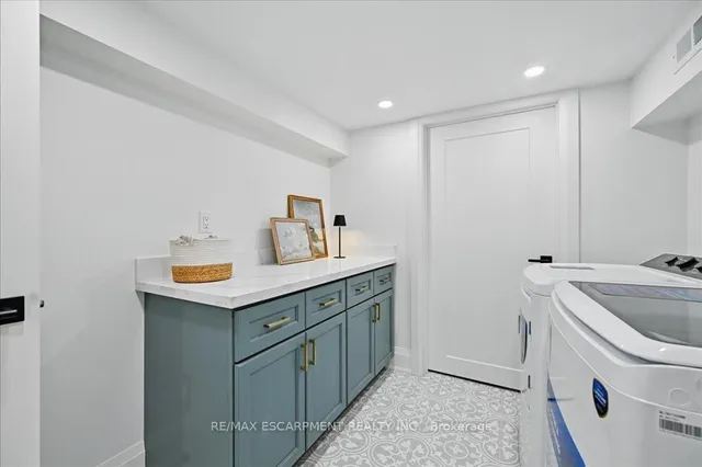 Additional image 40 of 869 CONDOR Dr