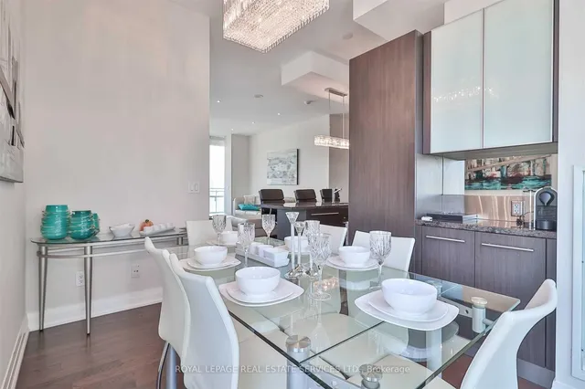 Additional image 11 of 80 John St Unit 4406