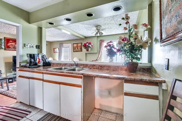 Additional image 11 of 412 Red Oak Ave