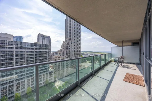 Additional image 17 of 209 Fort York Blvd Unit 1468