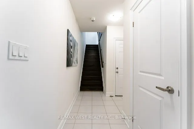 Additional image 8 of 2172 Trafalgar Rd Unit 19