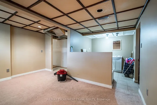 Additional image 34 of 12 Rossmore Ave