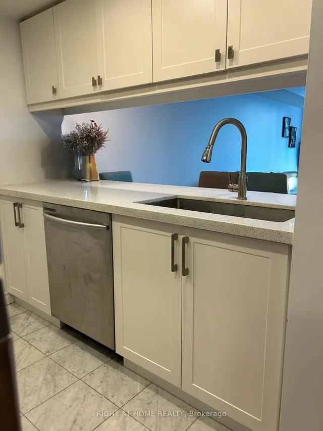 Additional image 9 of 38 Elm St Unit 1812