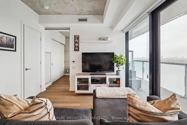 Additional image 16 of 11 Charlotte St Unit 2504