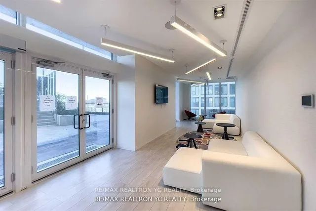 Additional image 24 of 251 Jarvis A St Unit 832