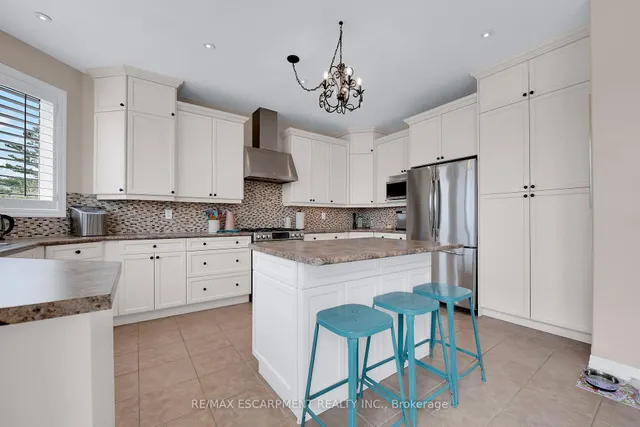 Additional image 7 of 56 Nanaimo Cres