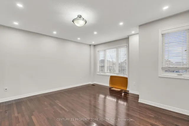 Additional image 27 of 8 Griffith Crt