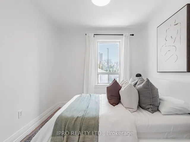 Additional image 18 of 5 Thyra Ave