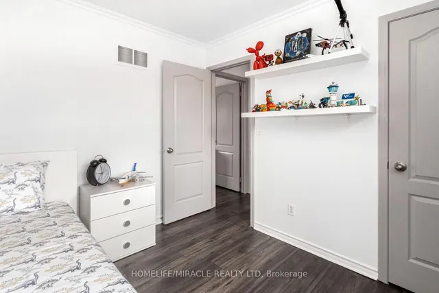 Additional image 34 of 1677 Stover Cres