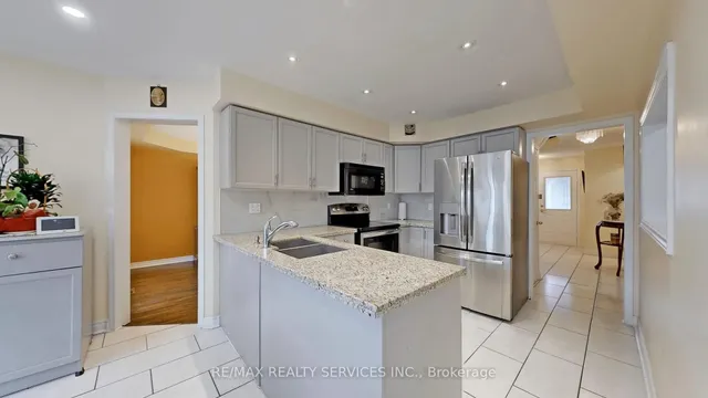 Additional image 16 of 87 Sprucelands Ave