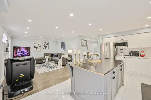 Additional image 18 of 29 Baccarat Cres