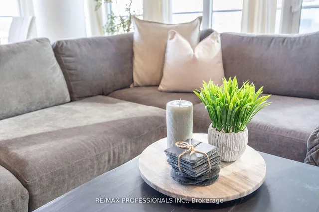 Additional image 10 of 88 Park Lawn Rd Unit 911