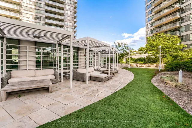 Additional image 40 of 15 Legion Rd Unit 1404