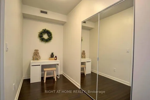 Additional image 9 of 21 Iceboat Terr Unit 4108