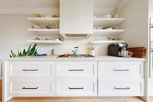 Additional image 16 of 17 Grafton Ave