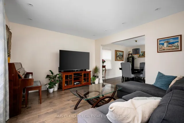 Additional image 10 of 89 Charleswood Dr