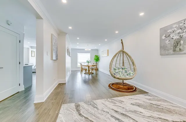 Additional image 6 of 1097 Grandeur Cres