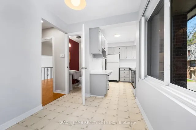 Additional image 9 of 70 Castlebury Cres Unit 8