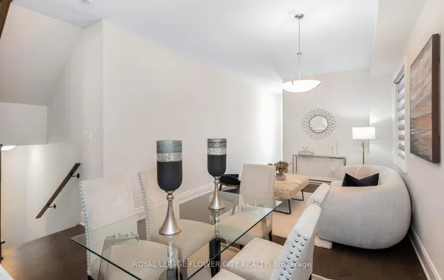 Additional image 7 of 25 Icon St