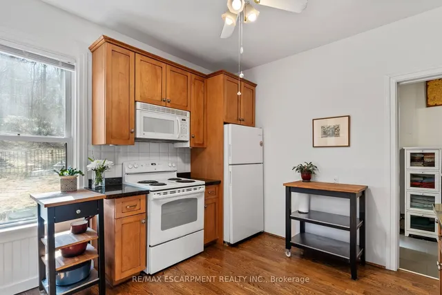 Additional image 13 of 245 Hillcrest Ave