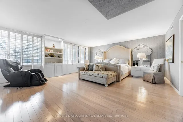 Additional image 20 of 360 Bloor St Unit 106