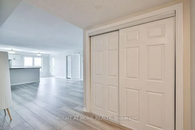 Additional image 11 of 4450 Fairview St Unit 402