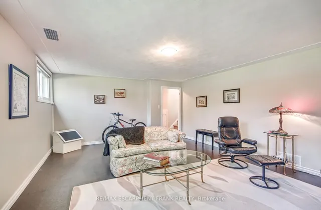 Additional image 39 of 129 ONEIDA Blvd