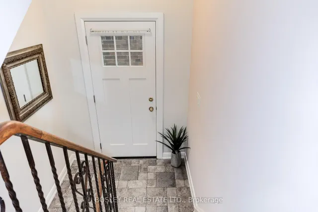 Additional image 35 of 265 Chaplin Cres