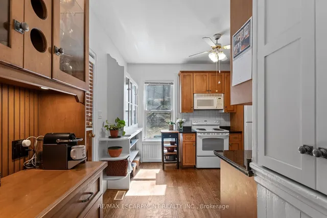 Additional image 11 of 245 Hillcrest Ave