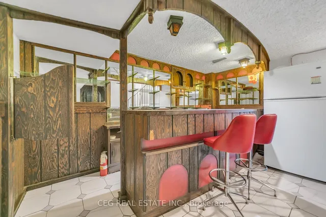 Additional image 23 of 204 FAIRGLEN Ave