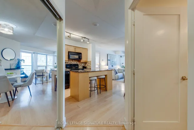 Additional image 3 of 20 Blue Jays Way Unit 1401