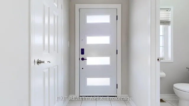 Additional image 18 of 77 Commodore Dr