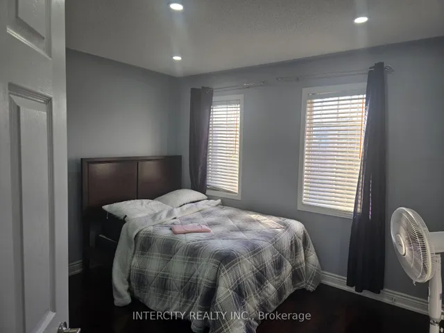 Additional image 11 of 27 ZIA DODDA Cres