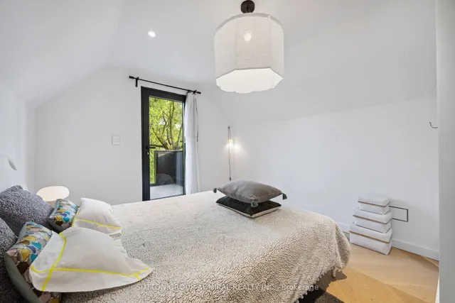 Additional image 29 of 427 Annette St