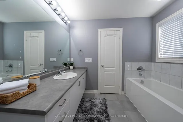 Additional image 31 of 1554 Chretien St