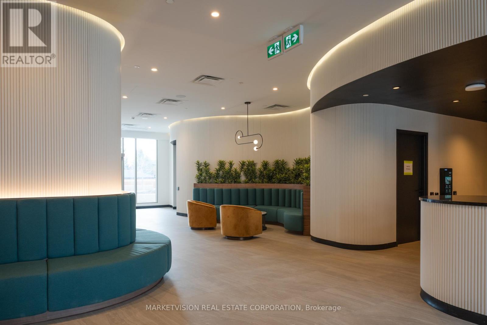 622 - 689 THE QUEENSWAY|Toronto (Stonegate-Queensway), Ontario M8Y1L1