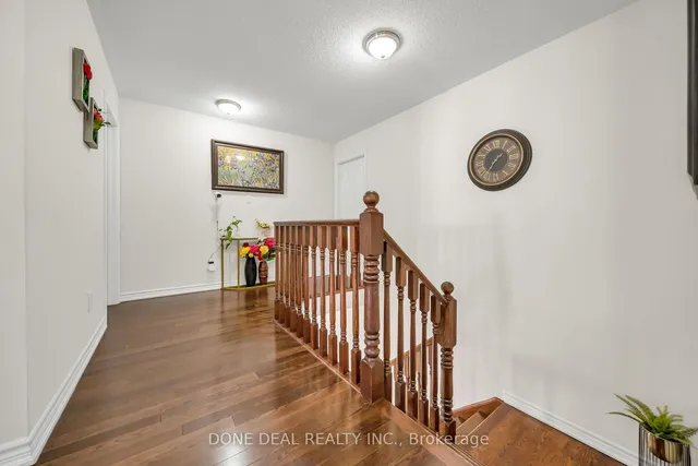 Additional image 19 of 10 Lola Cres