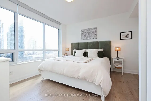 Additional image 15 of 36 Park Lawn Ave Unit 810