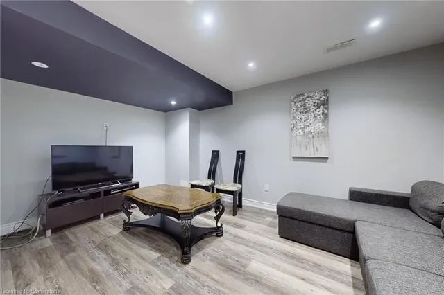 Additional image 34 of 125 Vanhorne Close