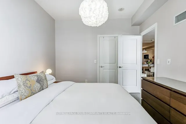 Additional image 18 of 58 Marine Parade Dr Unit 806