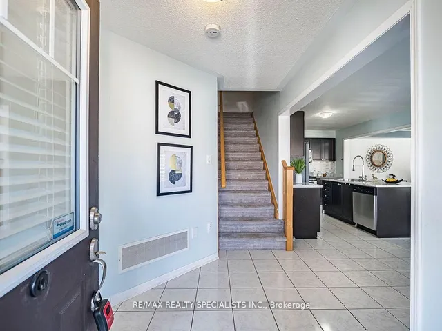 Additional image 3 of 103 Miracle Tr